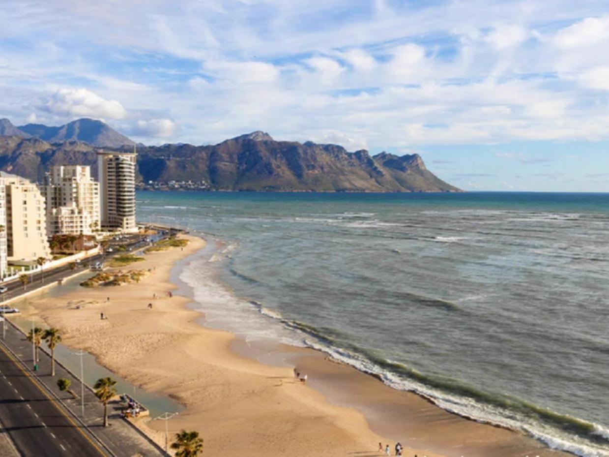 The Odeon Beachfront Le Cap Extérieur photo
